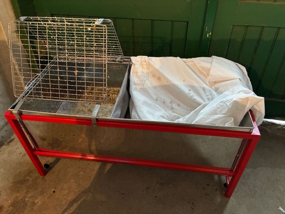 Центрофуга и вана за мед