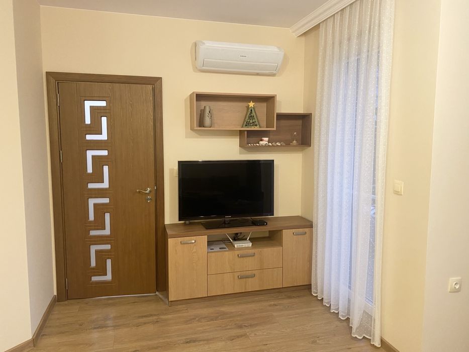 Двустаен в ж.к.Чайка, с интернет и кабелна, лукс обзаведен