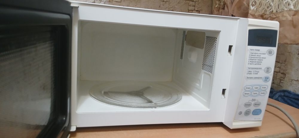 Продам микроволновую печь