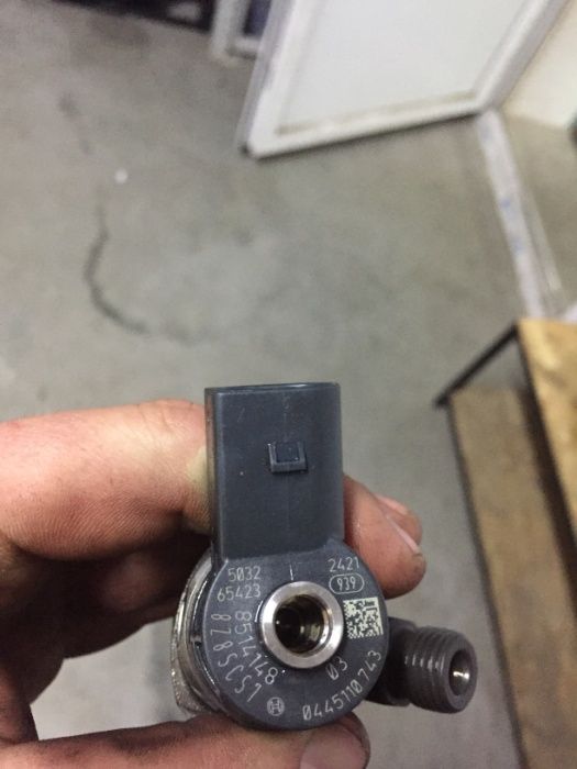 Injectoare Euro 6 BMW 2.0 B47D20A F30 F10 F20 X3 F25 X4 F26 0445110743