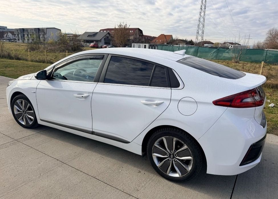 Uber/Bolt Inchiriez Hyundai Ioniq Hybrid
