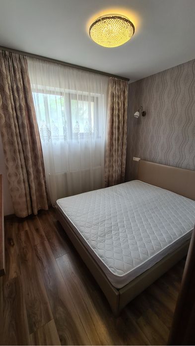 Vand apartament decomandat, mobilat si utilat complet  , 2 camere, 51 mp. Se afla in Chiajna Rosu, Acvilei 42 .