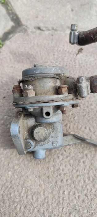 Продавам Части за  МОСКВИЧ