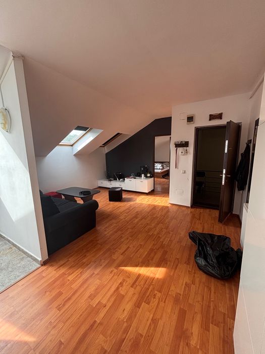 Ofer spre vanzare apartament!