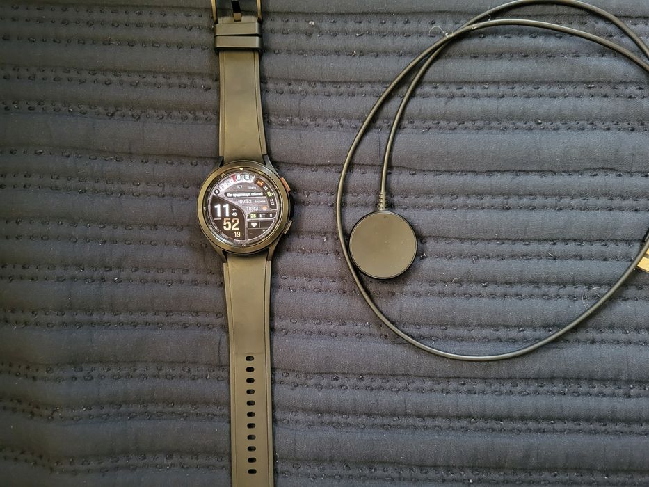 Часы Samsung Galaxy Watch 4 Classic
