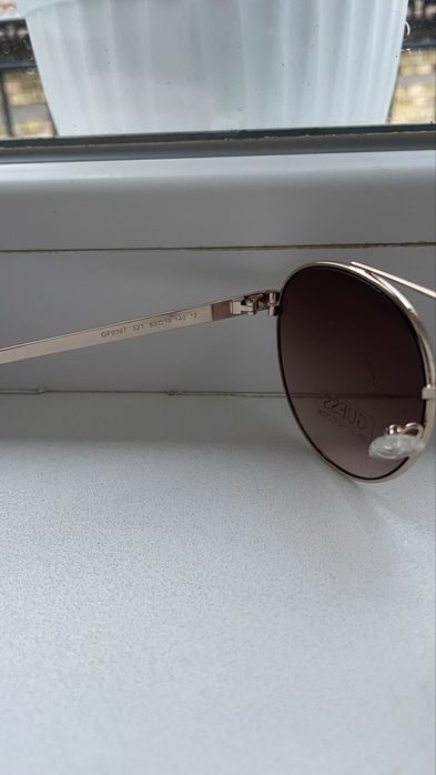 Чисто нови слънчеви очила Guess
