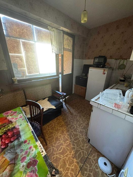 Продава се Двустаен апартамент в Казанлък - 64 кв.м за 877 €/кв.м - Снимка #1