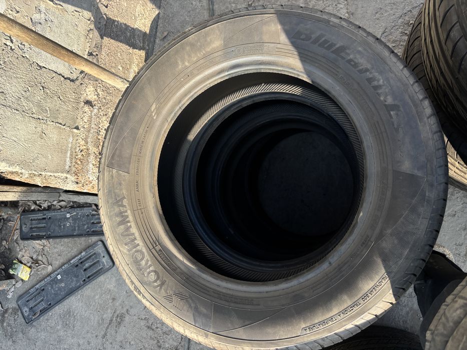 Шины 215/60R16 хорошем состояние