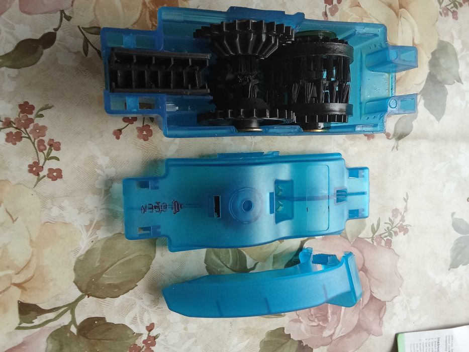 Устройство за миене и почистване на мото/вело и други вериги- НОВО