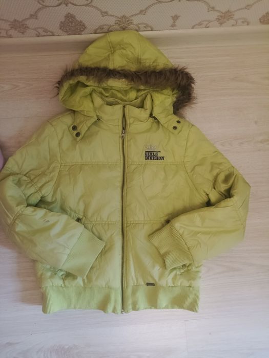 Продам детские куртки