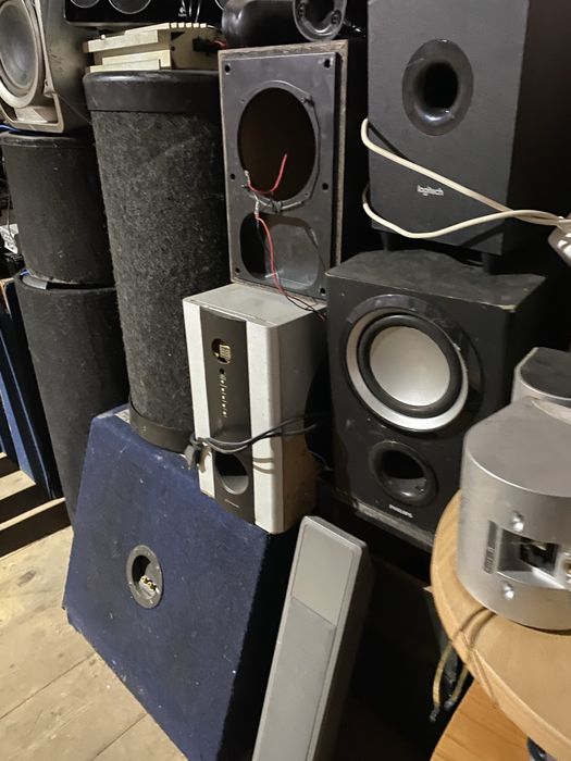 Vând diferite boxe/diverse