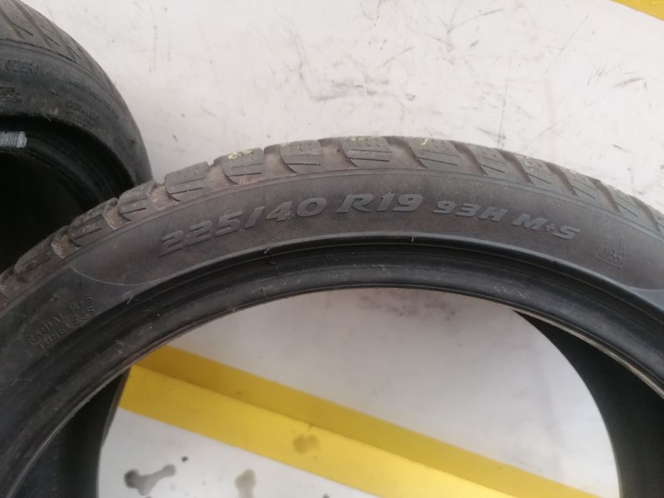 225/40/19 2*PIRELLI iarna dot 3921.  5,,75mm