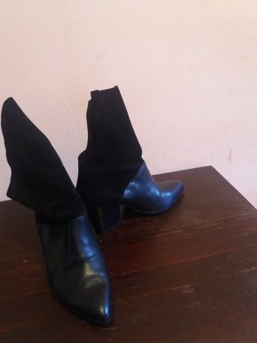 Ghete piele purtate o singura data