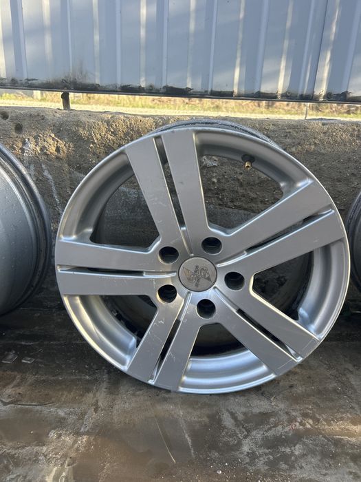 Продам диски на 16 тойота камри