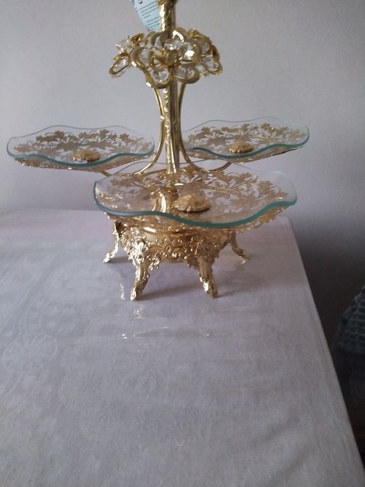 Круглая ваза трехярусная