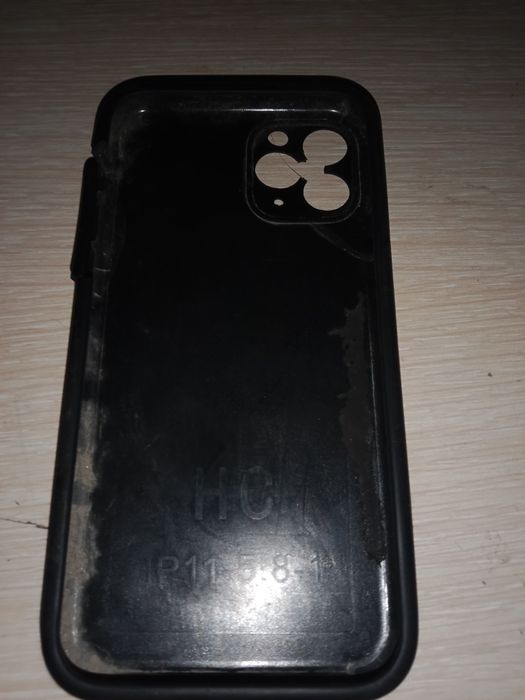 Продам чехол на iPhone 11 б/у