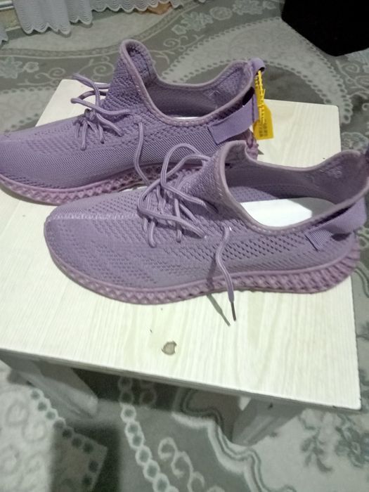 Продам кроссовки, туфли