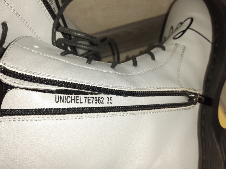 Продам детскую обувь для девочки