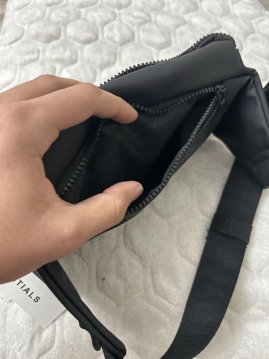 Чанта Essentials