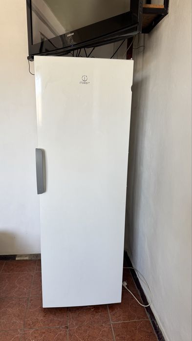 Продам морозильную камеру