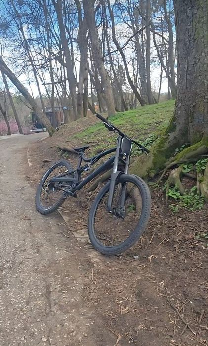 Продавам Custom Btwin тип мекица