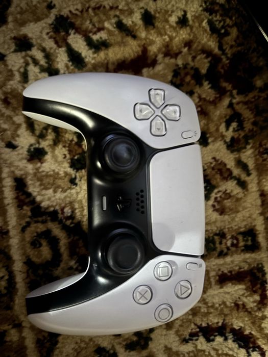 Новый пс 5 слим есть каробка