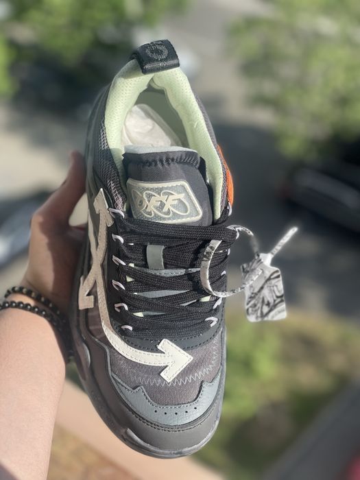 Off white odsy 1000 alb si negru