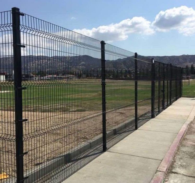 Împrejmuiri terenuri garduri