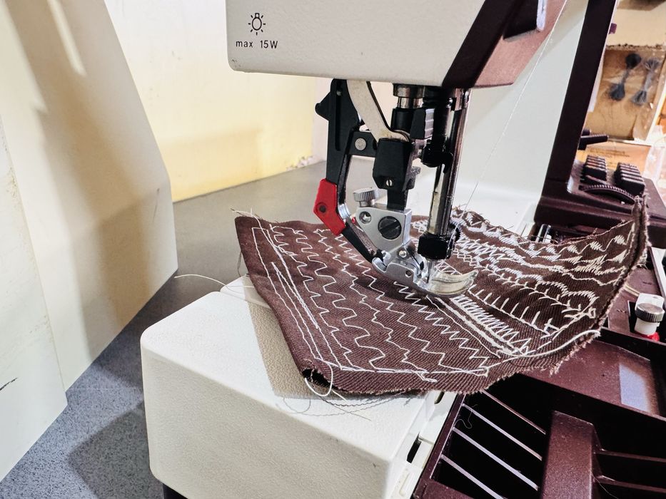 Masina de cusut Pfaff tipmatic 1171 semi industrial cu IDT