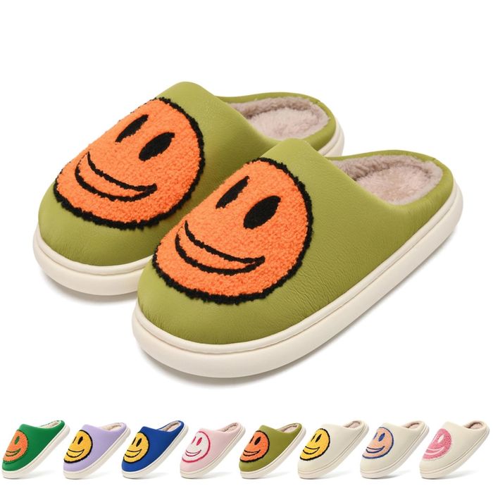 Papuci imblaniti cu smiley face diverse marimi