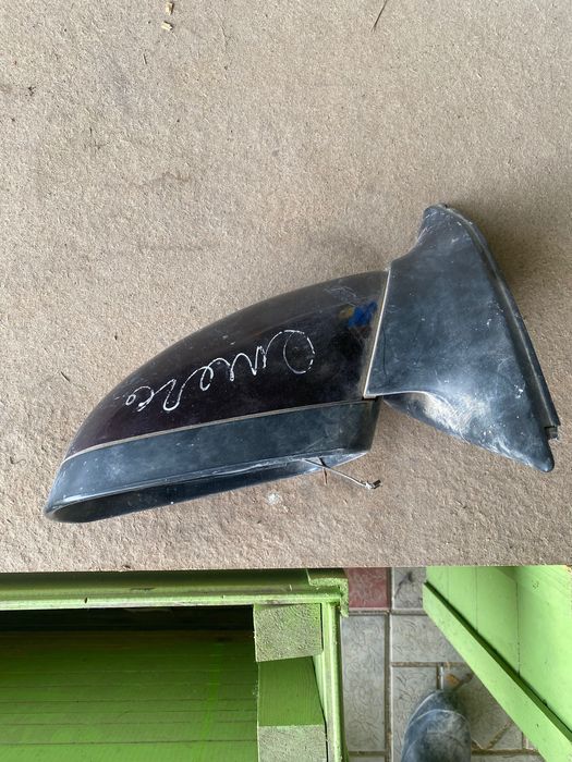 Левое боковое зеркало