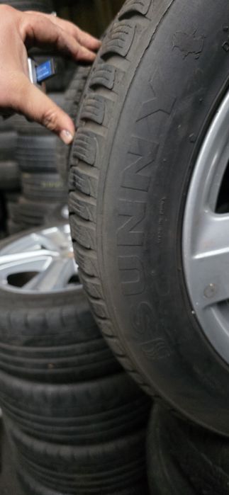 Гуми 2бр 225/55/17  - 1бр  - 69лв