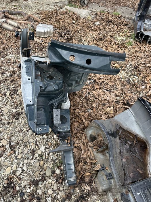 Lonjeron / Prag / Stalp dreapta Mercedes Vito W447, 2015-2023