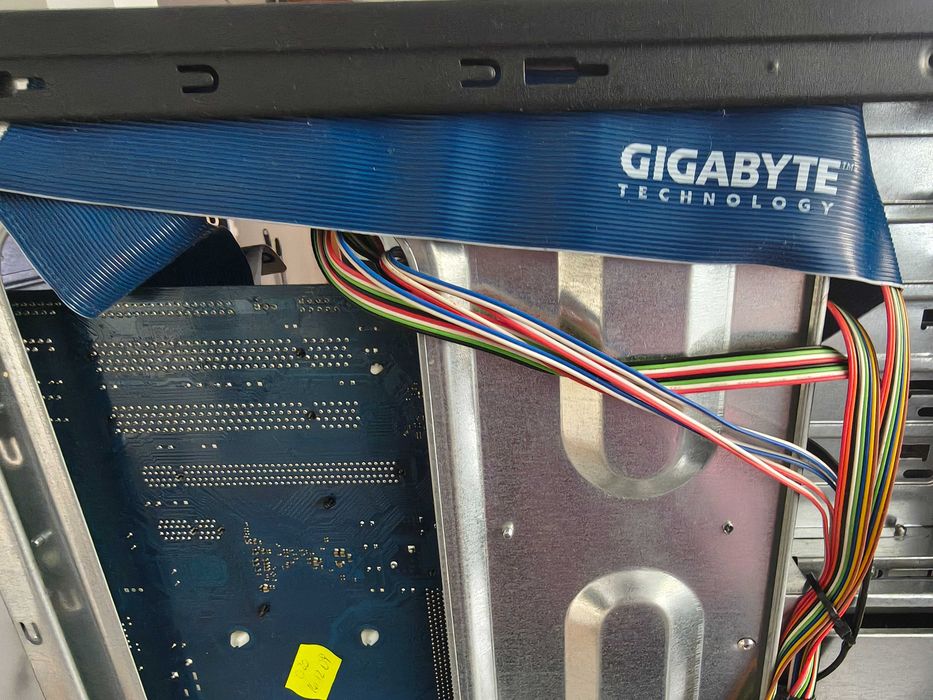 Unitate floppy disk (dischetă) 3.5" desktop + cablu 34 pini. Testată în Windows 10. Impecabilă!
