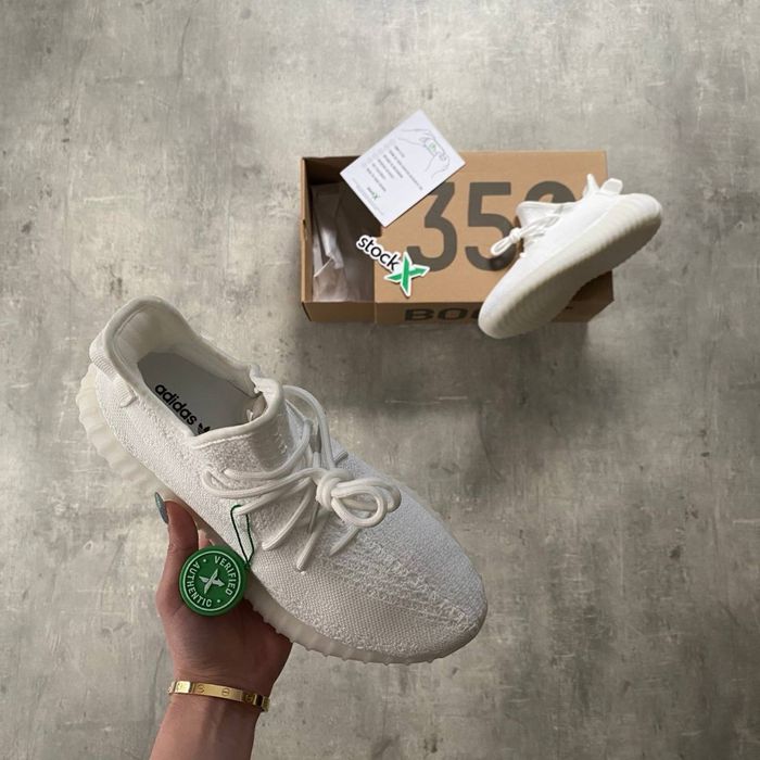 Отново Yeezy Boost 350 V2 White