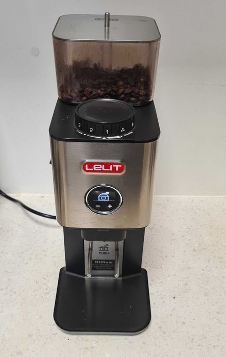 Профвсионална кафемелачка Lelit PL72