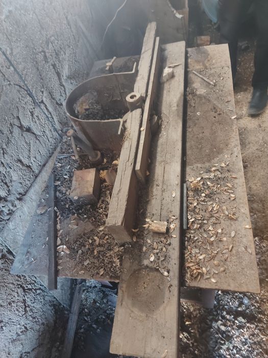 Продам два стола слесарных