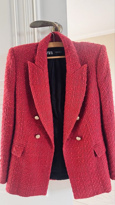 Продам костюм новый Zara