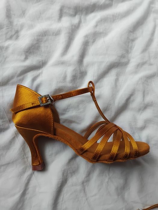 Дамски нови обувки за латино танци 34 номер