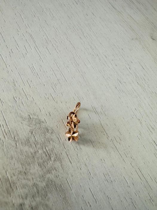 Продам золотые сережки