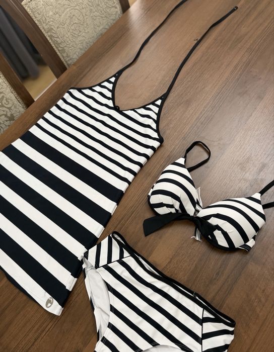 Купальники и пеньюар 50.000