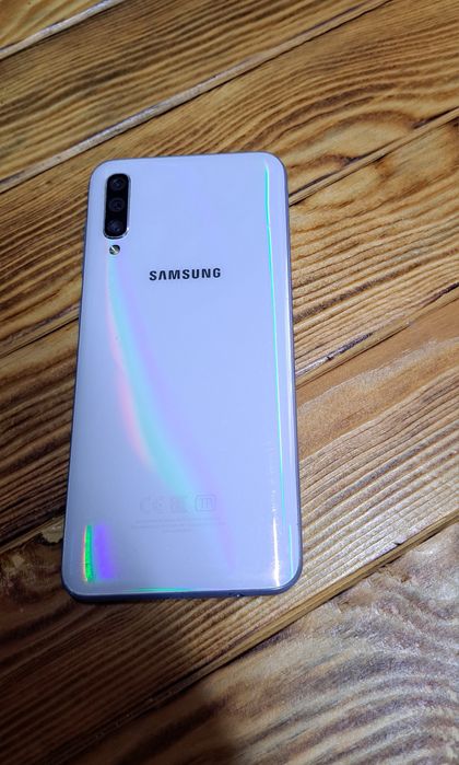 Продам Samsung A50
