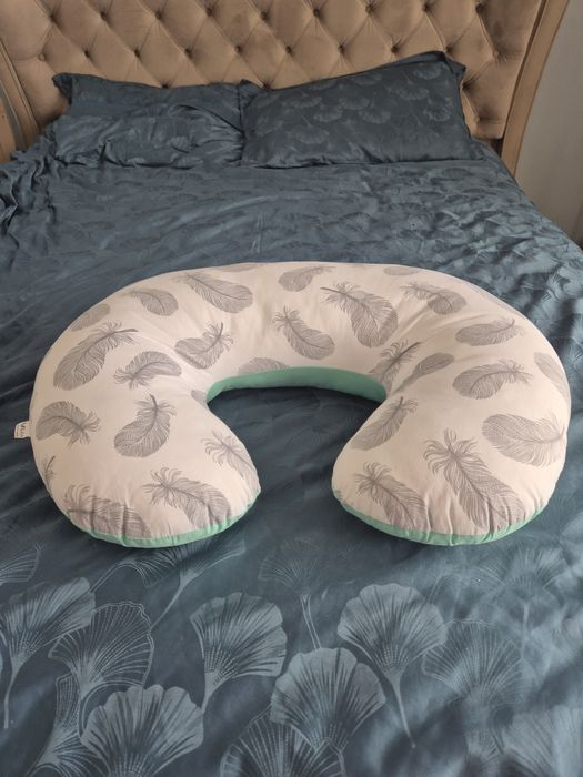 Perna pentru alaptare multifunctionala 3 in 1  Celia Mint Feath