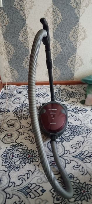 Продаётся пылесос Самсунг