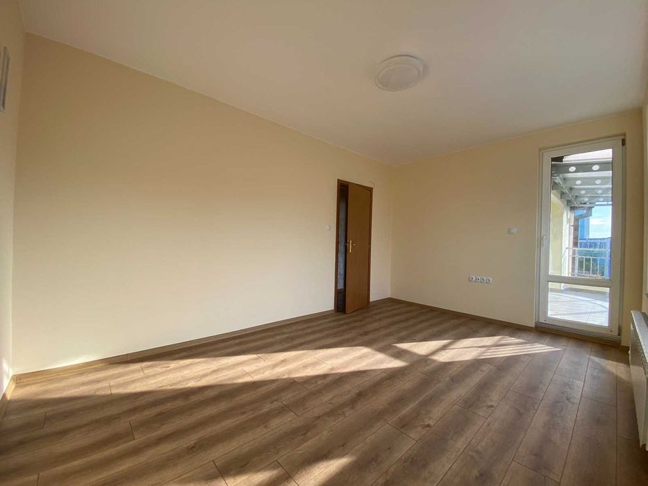 Продава се Тристаен апартамент в Бургас, Зорница - 130 кв.м за 1850 €/кв.м - Снимка #13