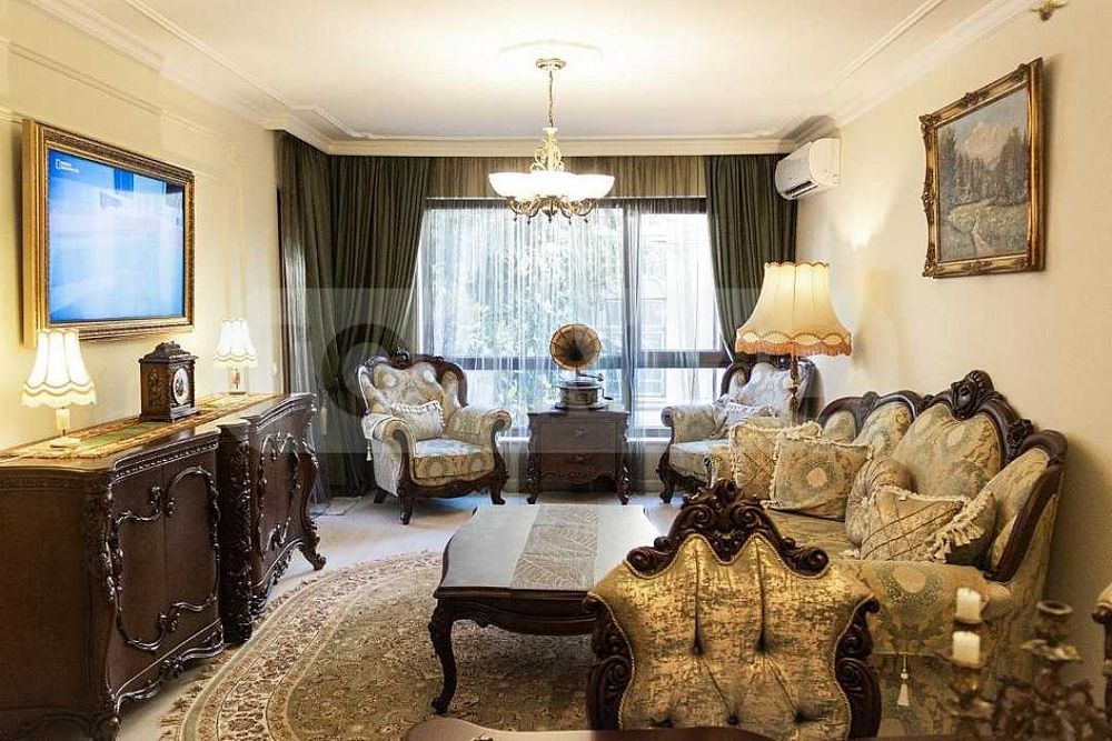 Дава се под наем Двустаен апартамент в Варна, Център - 82 кв.м за 1000 € - Снимка #1