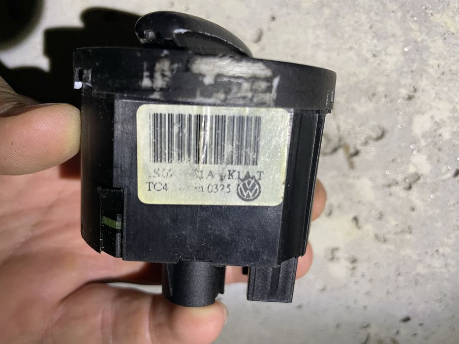 Копче за фарове и ел.стъкла golf 5 , golf plus