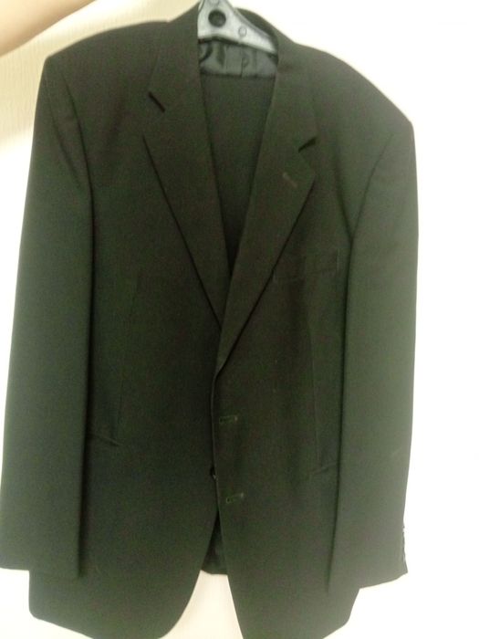 Продам мужские костюм