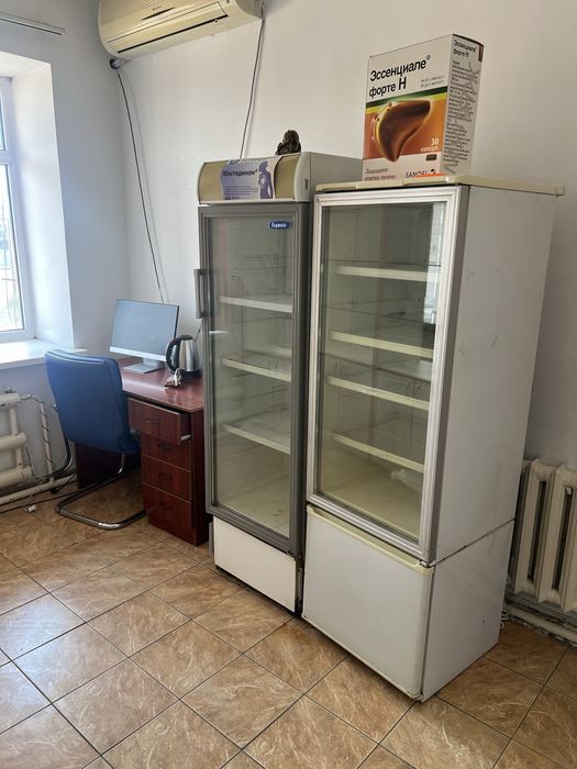 Продам холодильники витринные
