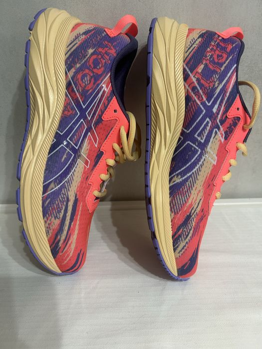 Asics-Дамски маратонки